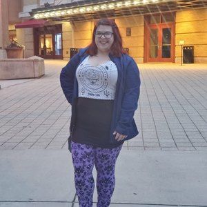 Meet your Posher, Roxanne